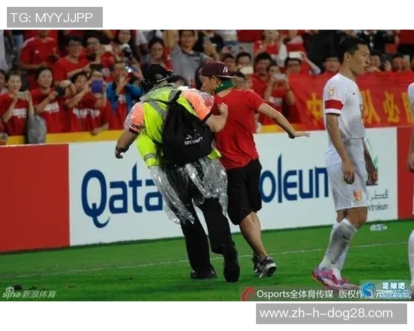 足球巨星深情致谢母亲养育之恩感动球迷纷纷传递温暖力量